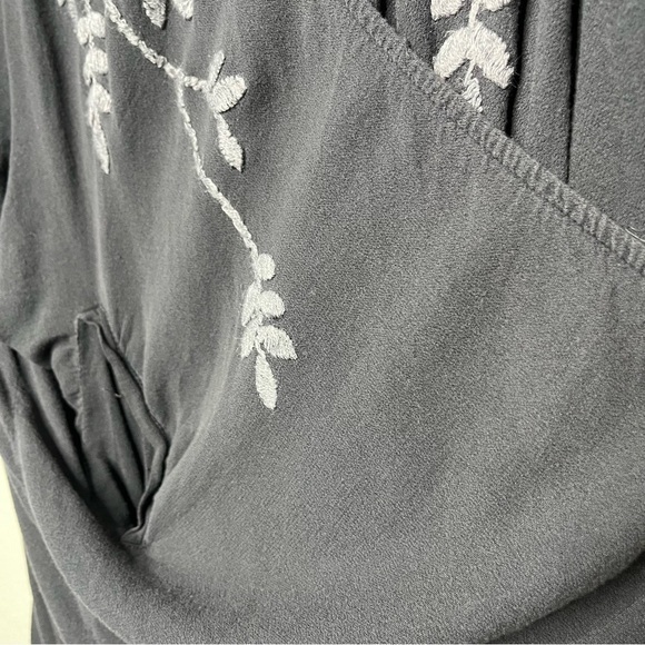 XCVI Women Open Front Cardigan Kimono Medium Gray Floral Embroidery‎ Boho Stevie - Picture 3 of 8